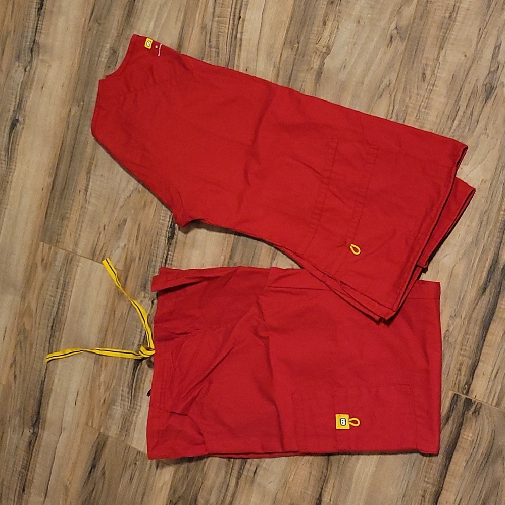 Wonder Wink Scrubs